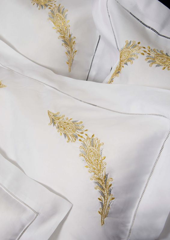 Наволочка с вышивкой Paon Royal Pillows