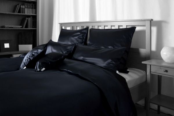 Шелковое постельное белье  Helios Black